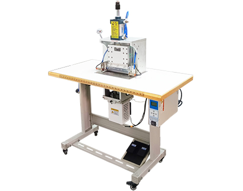 超聲波無痕服裝切布機